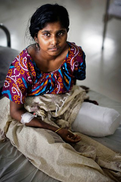 Bangladesh-garment-worker-Labli-Vogue-12Mar14-PA_b_320x480